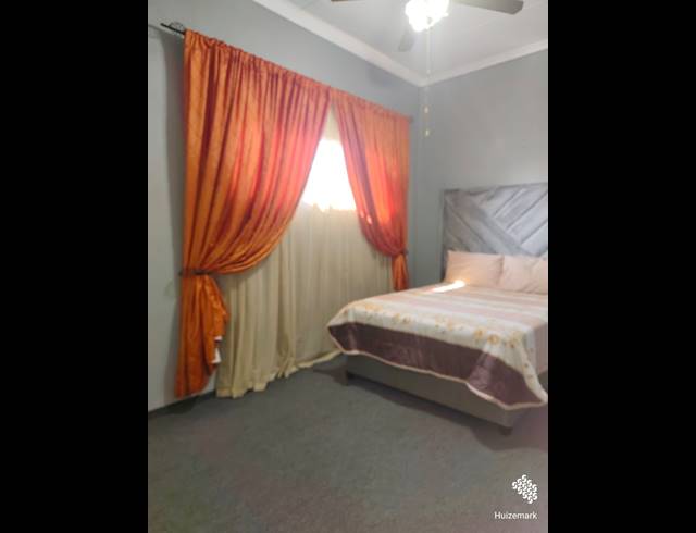 1 BEDROOM FLAT TO LET IN VAALPARK